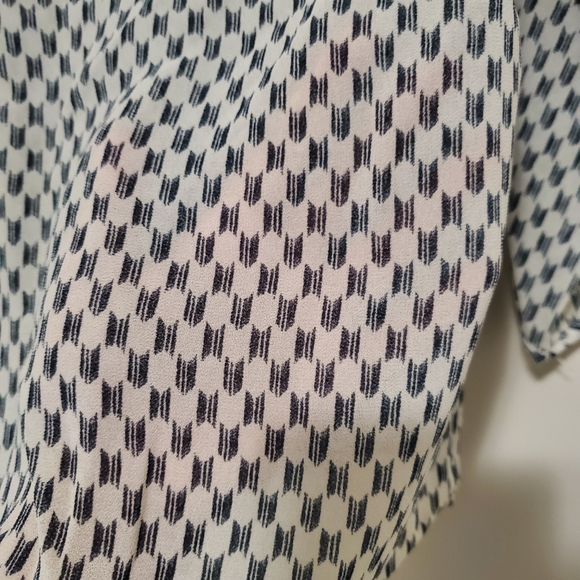 3/$20 H&M 4 Button Down Black White Print 3/4 - Picture 7 of 9